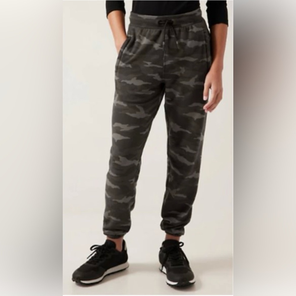 Athleta Farallon Jogger Pants Olive 2 Camp Hike Sport Travel size 0